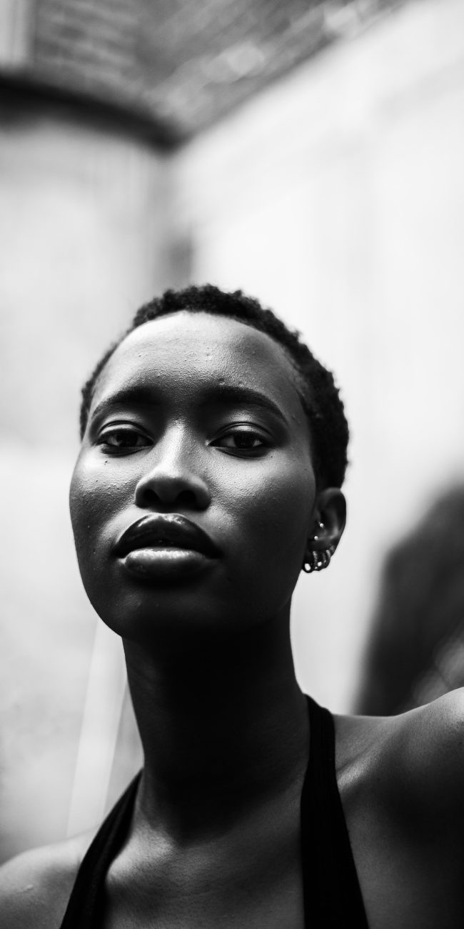 YANK,Agence de talents,Transcender l'ordinaire,Pont entre talent et projet,Fusion magique,Individu pièce maîtresse,Histoire captivante,Expertise,Dénicher des perles rares,Artistes brillants,Touche unique,Suivi de carrière,Casting pour projets d'envergure,Réseau,Créateurs de contenu,Accompagnement professionnel,ELISA,ELISE A.