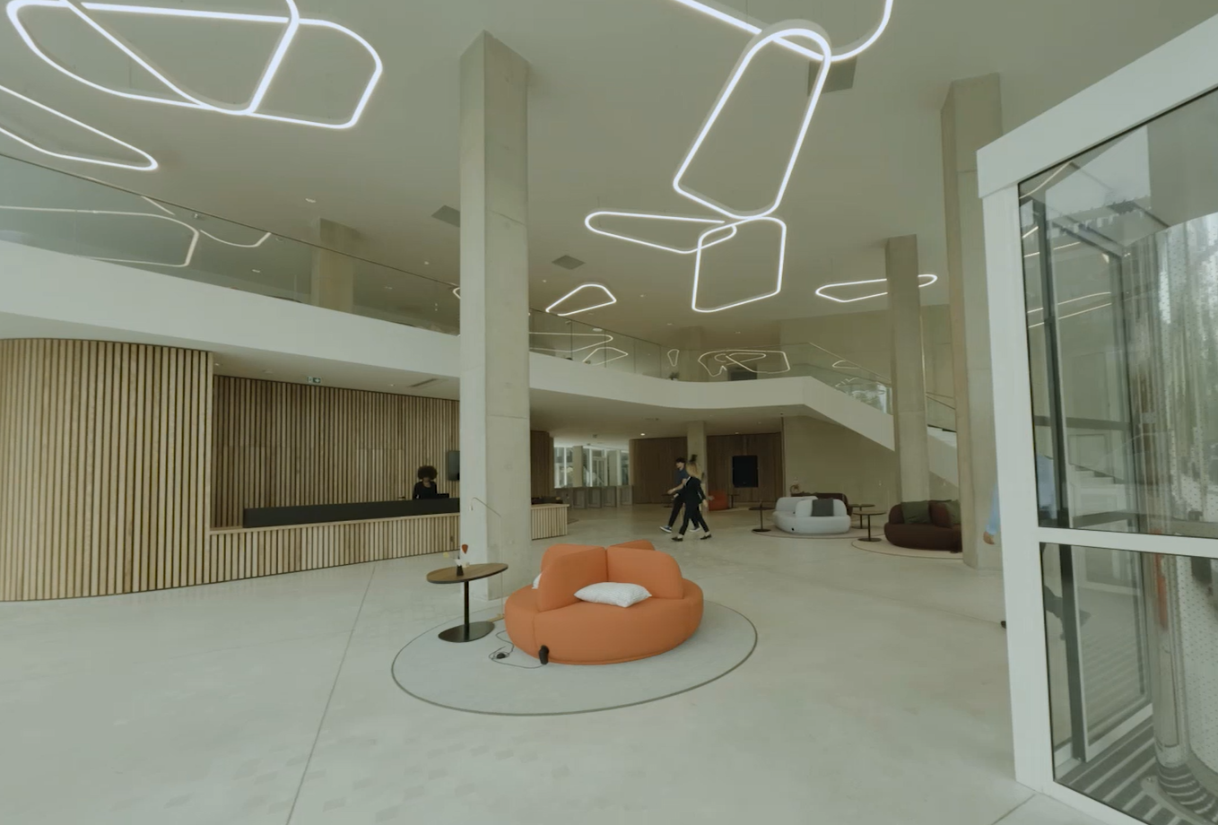 Production audiovisuelle,Réalisation,Scénario,Tournage,Montage,Post-production,Vidéos,reels,reportage,interview,Effets spéciaux,Son,Image,Éclairage,Réalisateur,Producteur,Script,Casting,Plateau de tournage,Équipe technique,Storyboard,Synchronisation audio,Musique de film,Narration,drone,présentation