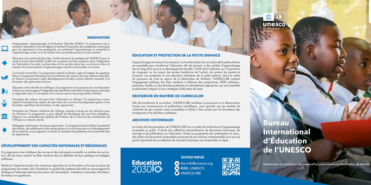 Format de fichier,Résolution d'impression,CMJN,DPI,Vectoriel,Maquette,Marges de coupe,Zone de sécurité,Traits de coupe,Finition,Pantone,Typographie,Contraste,Police de caractères,Font,Espacement des lignes,Formats standard,Fonds perdus,Contrôle qualité,Prépresse,mise en page,Couleurs,Espacement,éléments,Qualité d'impression,Densité d'encre,Gamme de couleurs,Épreuve,Plaque d'impression,Repérage,Calibrage des couleurs,Mode de couleur,Unesco,Unesco BIE,Flyers A5,3 plis roulés,R° V°,recto,verso,branding