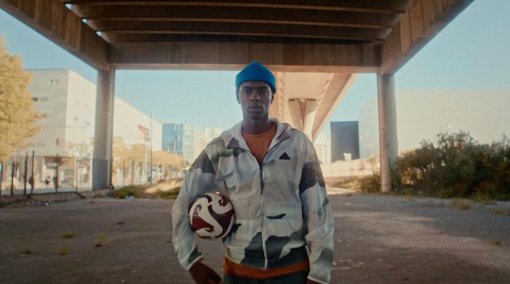 Casting,Mannequin,Modèle,Book,Portfolio,Casting en ligne,Essai photo,Casting publicitaire,Casting de campagne publicitaire,Casting vidéo,Mannequinat,Bareminerals,Football,Futsal,Fifa